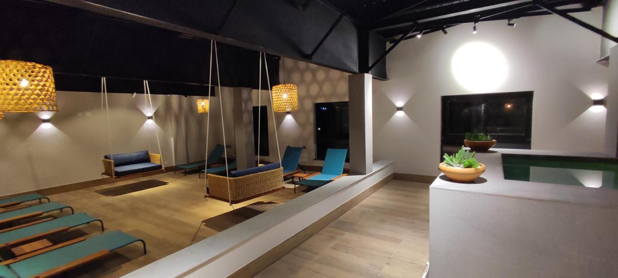 Kastel Petropolis Hotel ภายนอก รูปภาพ