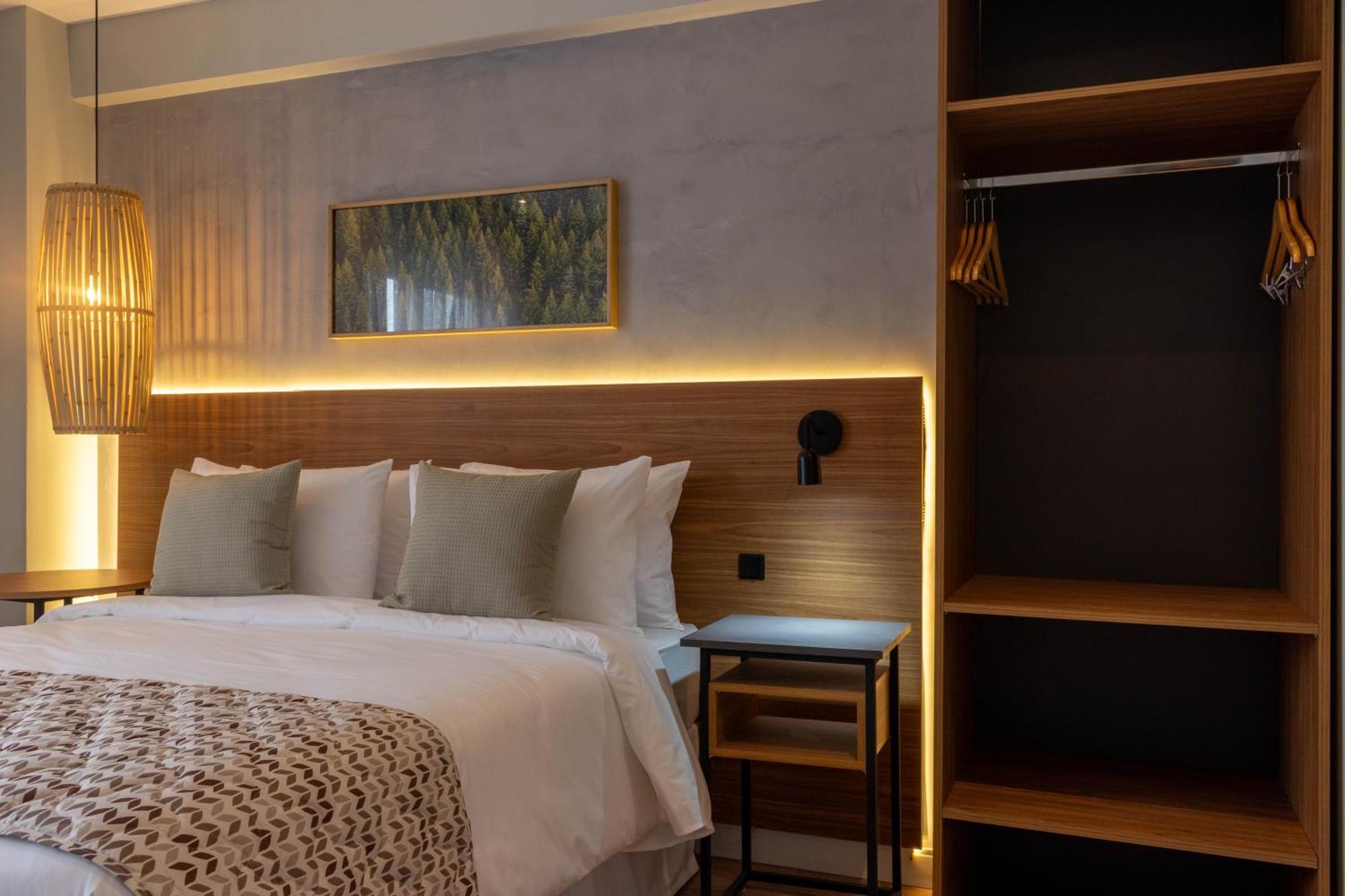 Kastel Petropolis Hotel ภายนอก รูปภาพ